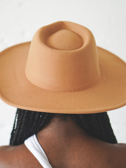 Nicole Fedora - Camel